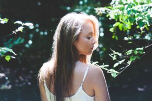 British model issues lengthy, sincere apology for cultural appropriation