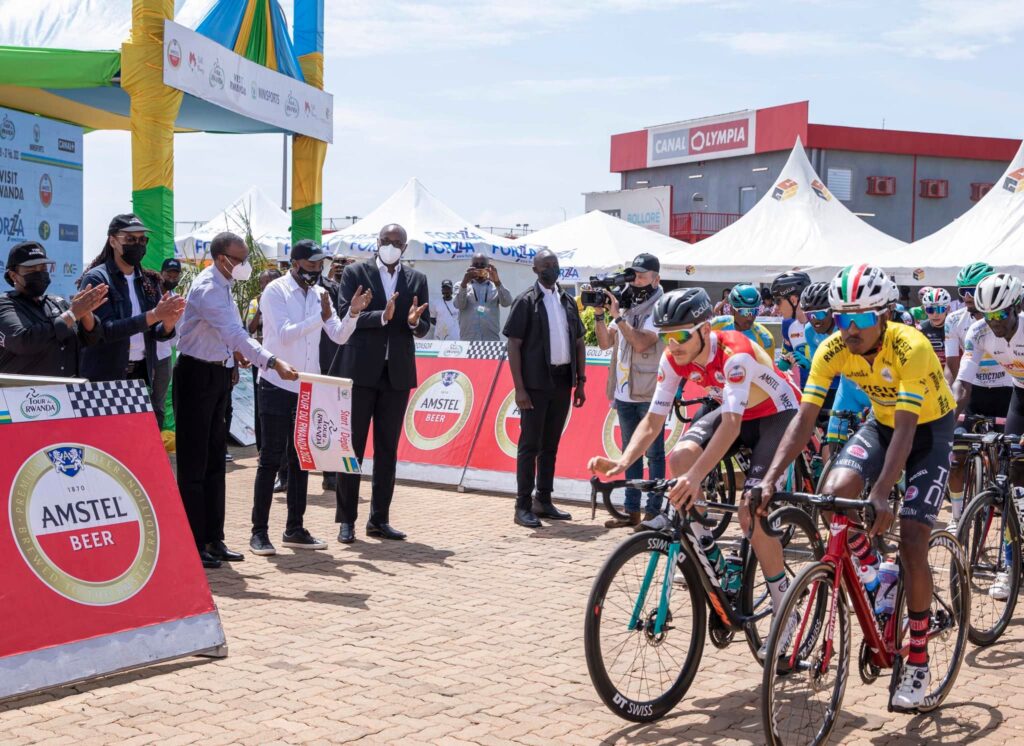Perezida Kagame yatangije agace ka nyuma ka Tour du Rwanda 2022