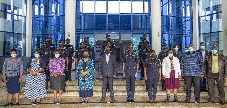 Abasenateri ba Zimbabwe banyuzwe no kwakirwa muri Polisi y’u Rwanda