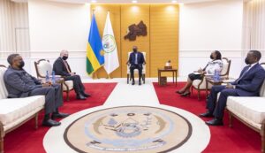 Perezida Kagame yaganiriye n’abayobozi ba Kaminuza ya Coventry yashyize icyicaro cy’Afurika i Kigali