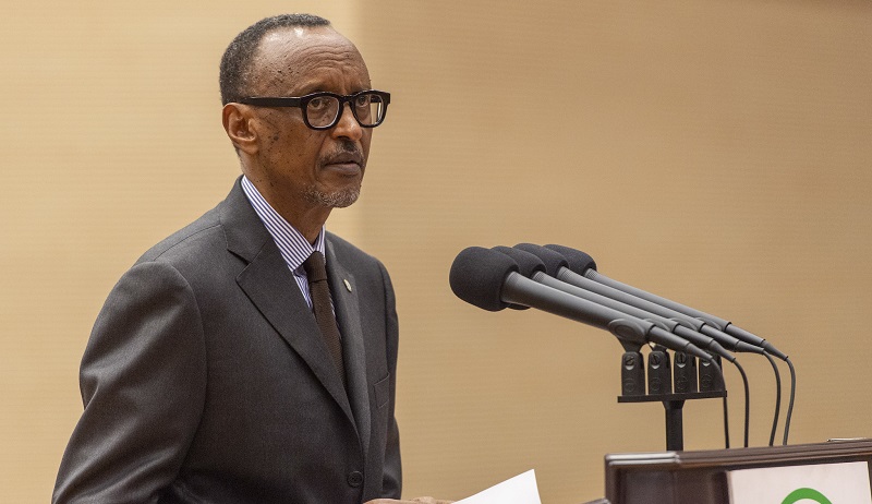 Perezida Kagame yakebuye abayobozi bibagirwa buri gihe no mu bikomeye