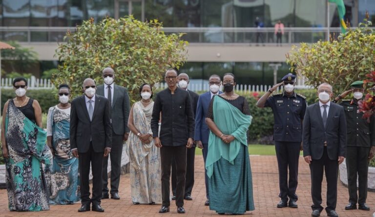 Perezida Kagame yagaragaje umwenda ukomeye wasizwe n’Intwari z’u Rwanda