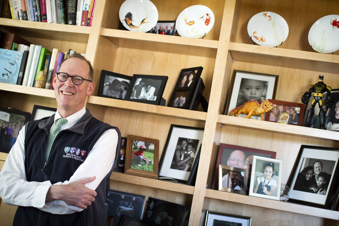 Dr Paul Farmer washinze PIH akaba n’Umuyobozi muri Kaminuza ya UGHE yitabye Imana