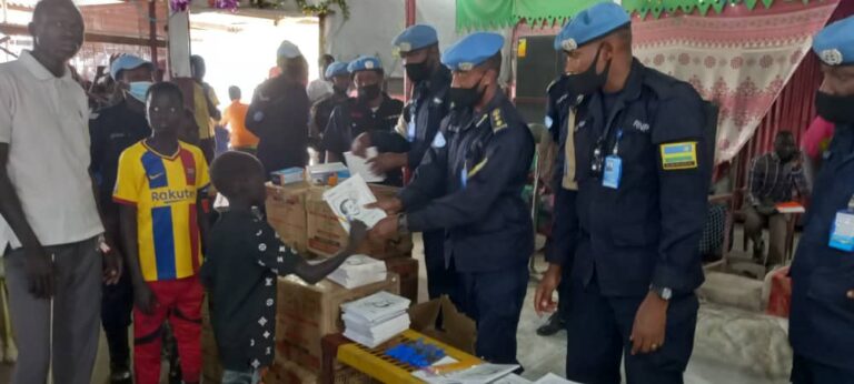 Sudani y’Epfo: Abapolisi b’u Rwanda bafashije abanyeshuri bagizweho ingaruka n’intambara