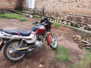 Amajyepfo: Polisi yagaruje moto ebyiri zari zibwe abamotari