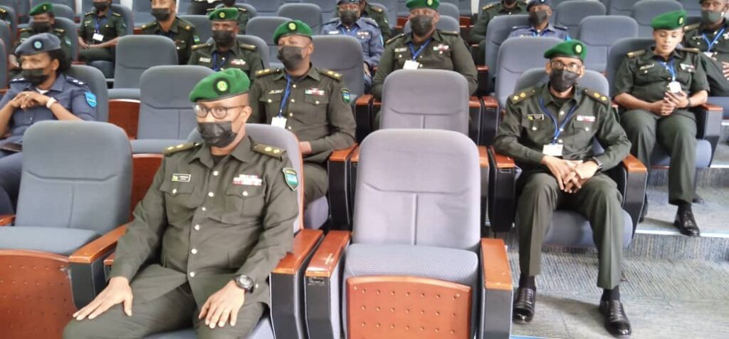 Abofisiye 25 ba RDF barahugurirwa kuzahugura abajya mu butumwa bw’amahoro