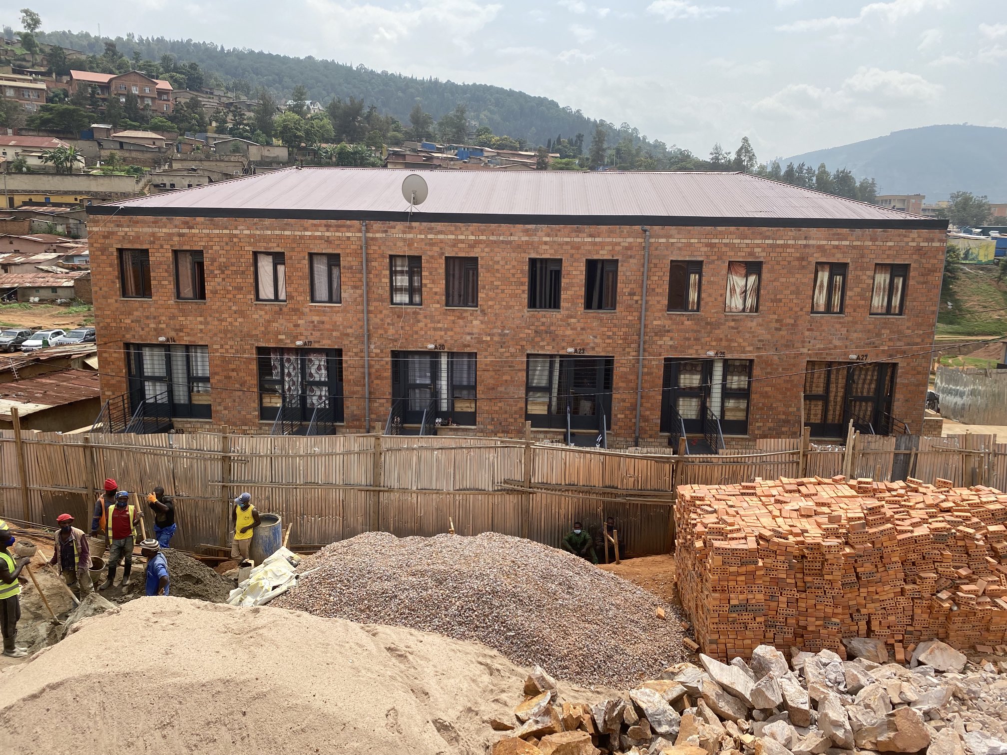 Banki ya Kigali yatanze miliyoni 150 Frw zo kubaka amacumbi aciriritse