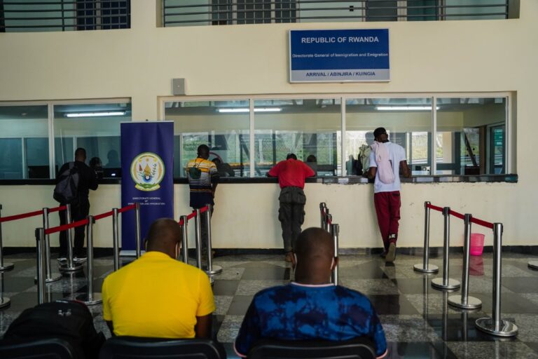 U Rwanda n’abaturanyi barwo bishimiye ifungurwa ry’imipaka