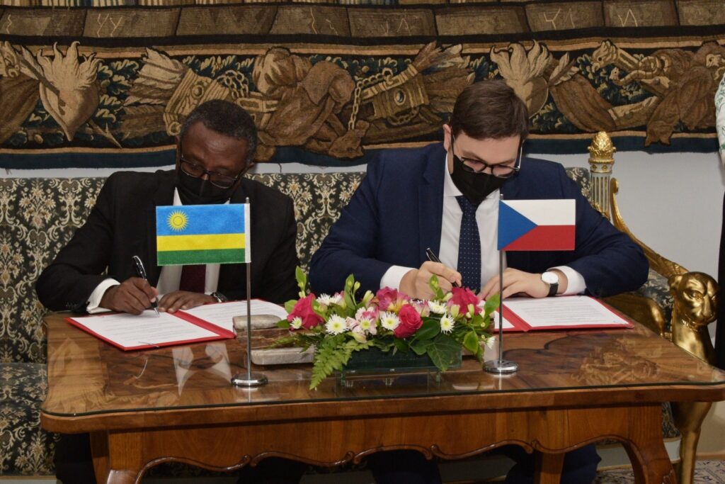 U Rwanda na Czech byemeje ubufatanye mu bya Politiki