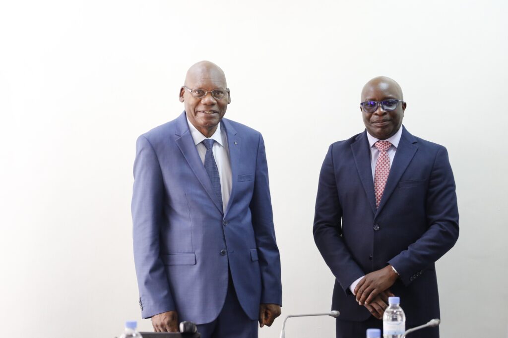 Abasenateri bo muri Zimbabwe barigira ku Rwanda ruha agaciro abagore