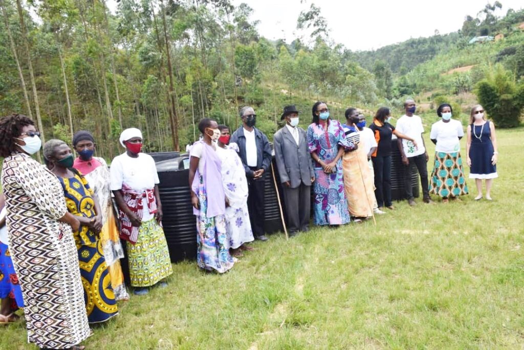 Abagabo basabwe gufatanya n’abagore bagahangana  n’imihindagurikire y’ibihe