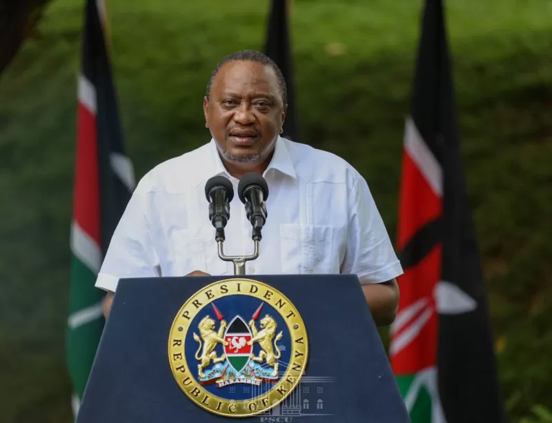 Kenyatta ukuriye EAC yasabye inyeshyamba ziri muri RDC gushyira intwaro hasi