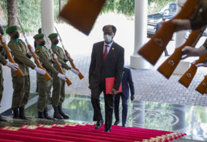 Ba Ambasaderi 5 bakiriwe na Perezida Kagame biyemeje gutsura umubano