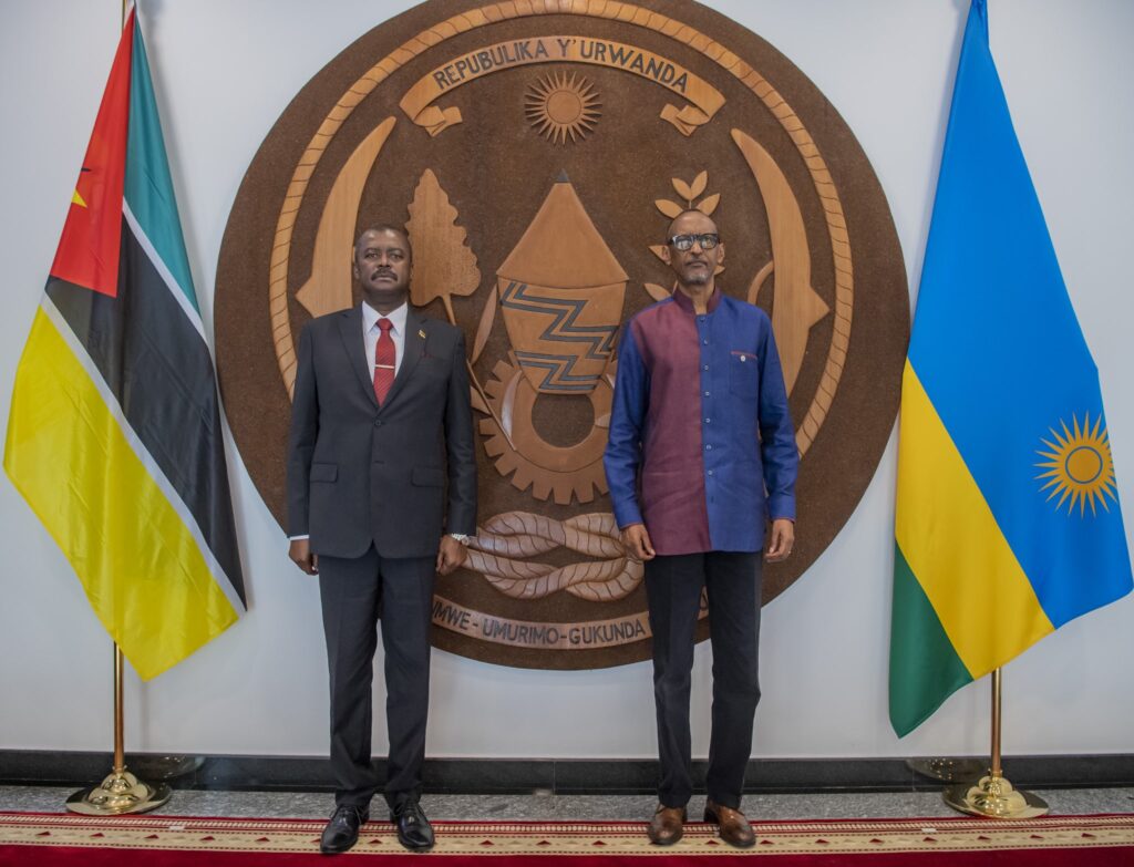 Perezida Kagame yakiriye abandi ba Ambasaderi barindwi