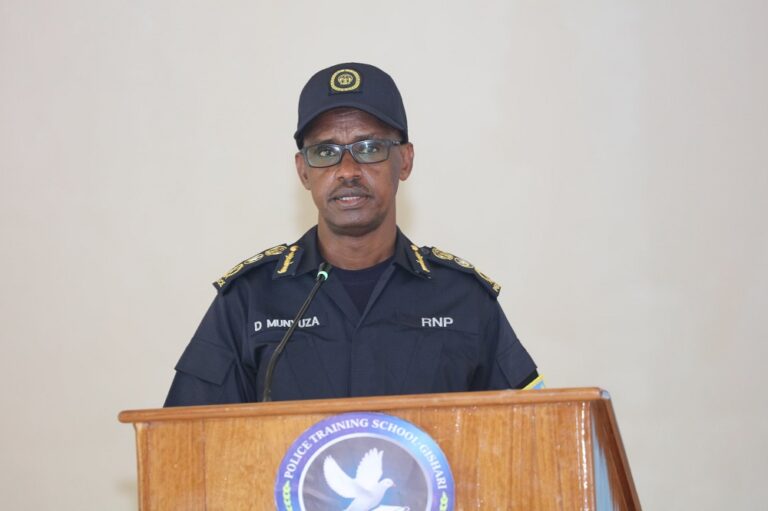 Ibyo mwigisha bigomba kubaranga- IGP Munyuza abwira urubyiruko