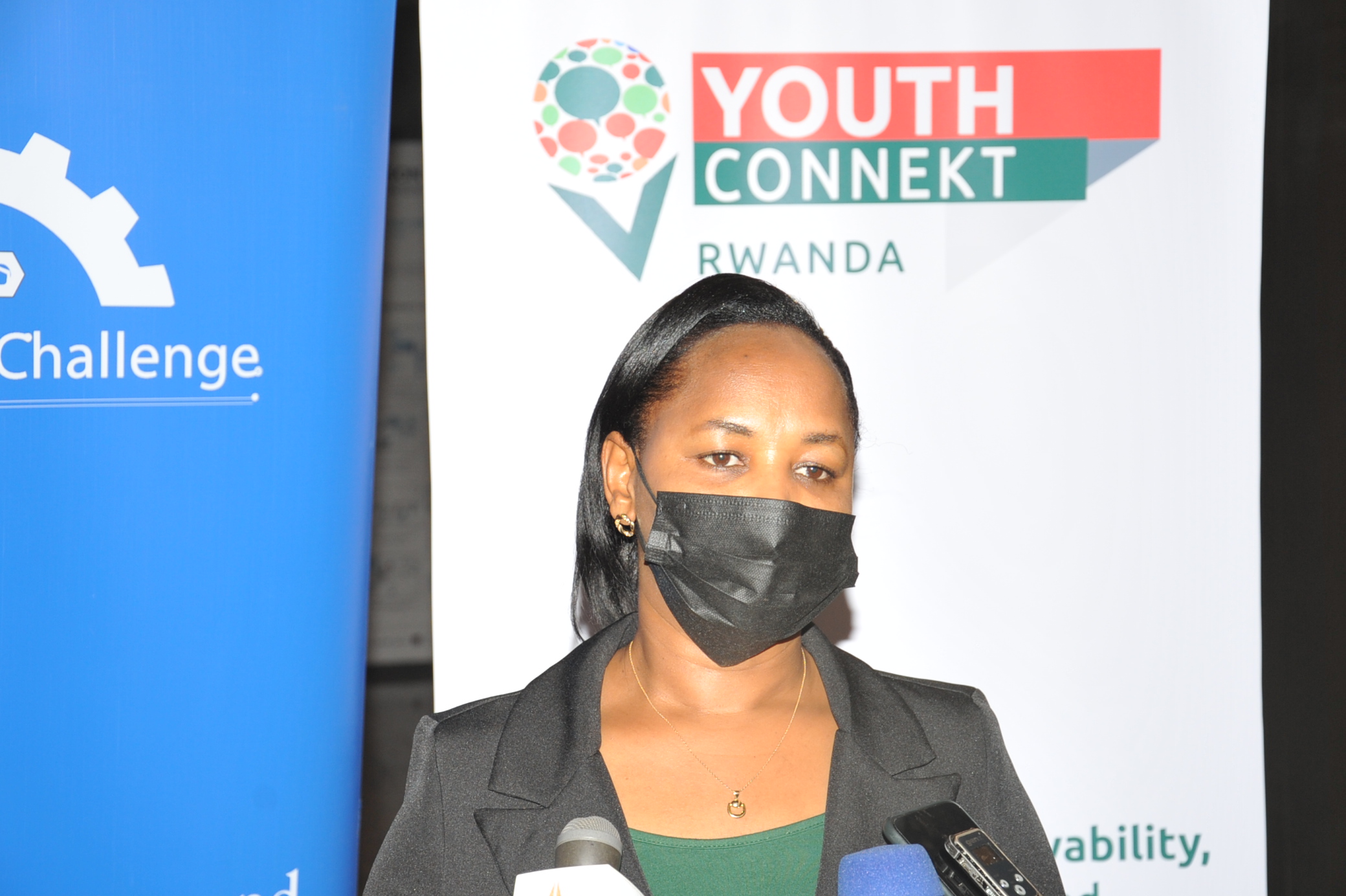 Youthconnekt: Minisitiri Mbabazi yasabye urubyiruko kutiruka inyuma y’amafaranga