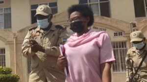 Béatrice Munyenyezi yasabye kugarurwa i Mageragere aterwa utwatsi