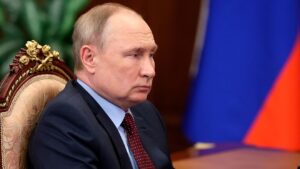 Vladmir Putin arimo gutegura intambara y’igihe kirekire muri Ukraine