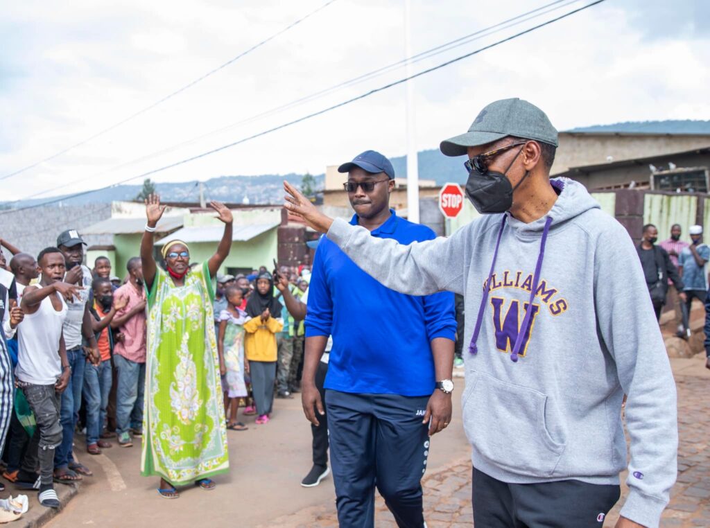 Perezida Kagame yitabiriye Siporo Rusange, asabana n’abaturage