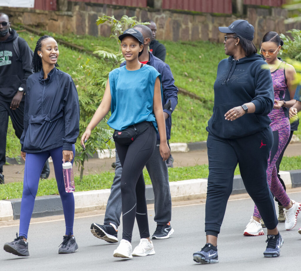 #CarFreeDay: Madamu Jeannette Kagame yifatanyije n’abahatanye muri Miss Rwanda (Amafoto)
