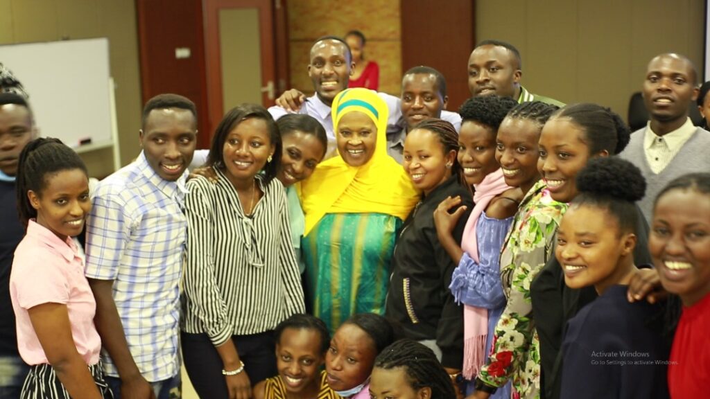 UTB yahaye impanuro abakozi bagiye kwerekeza muri Qatar