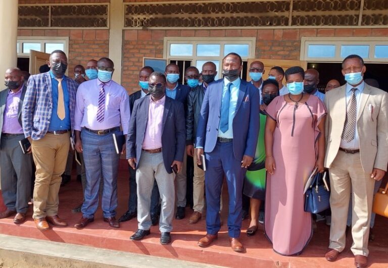 Iburengerazuba: Haracyakenewe guhuza kwihangira umurimo n’ubumenyi bukenewe ku isoko