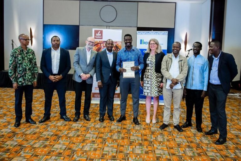Abakora muri za Hoteli mu Rwanda bongerewe ubumenyi ku bijyanye n’imivinyo 