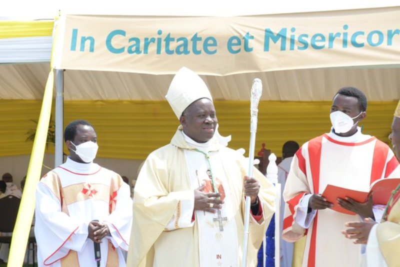 Dr Ngirente yifurije imirimo myiza  Musenyeri  Papias Musengamana wimitswe