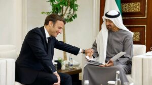 Perezida w’u Bufaransa Macron yahaye icyubahiro Perezida wa UAE wapfuye