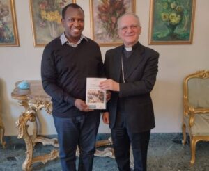 Umunyarwanda yatorewe kuba Umujyanama wa Papa Francis