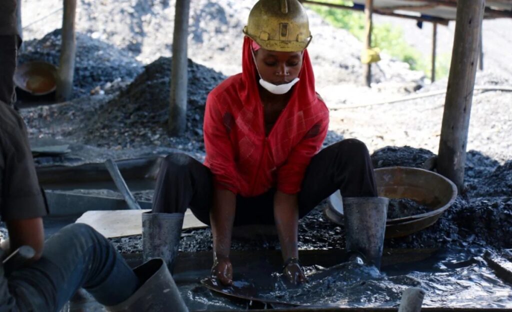 U Rwanda rurashimirwa guha agaciro umugore n’umwana ku murimo