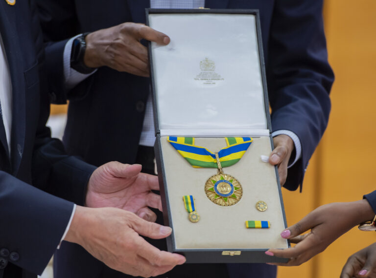 Houlin Zhao yanyuzwe n’umudali w’Agaciro yambitswe na Perezida Kagame