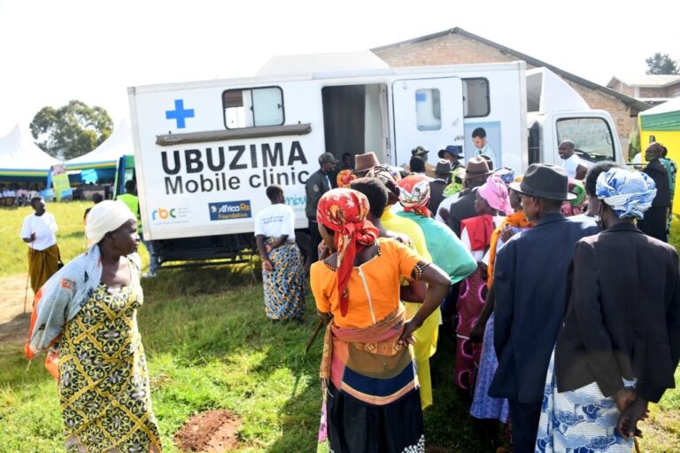 Abanyarwanda barasabwa kwisuzumisha no kwirinda ibibazo byo mu mutwe