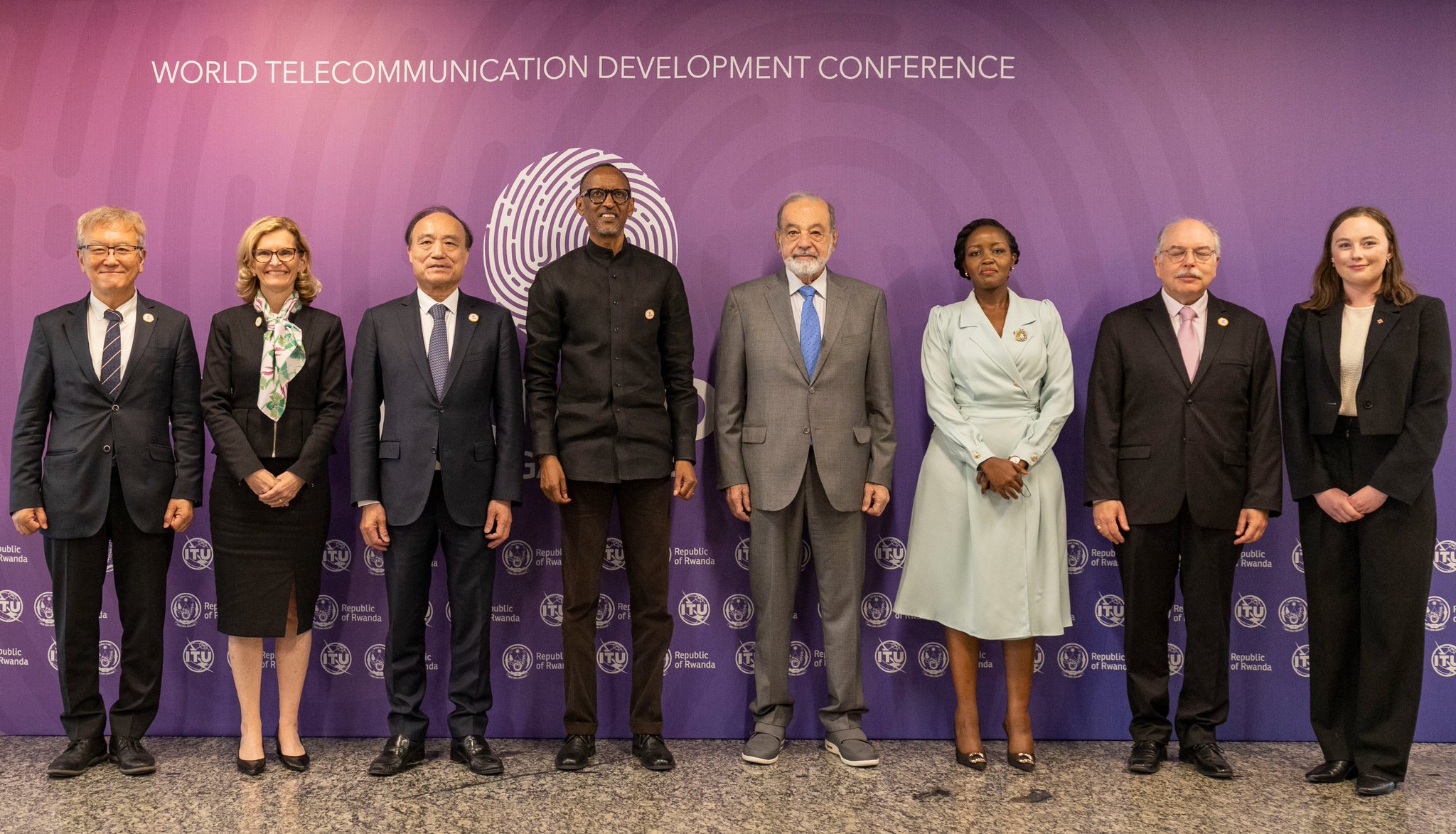Perezida Kagame yasabye gushyira imbere urubyiruko mu  iterambere ry’ikoranabuhanga