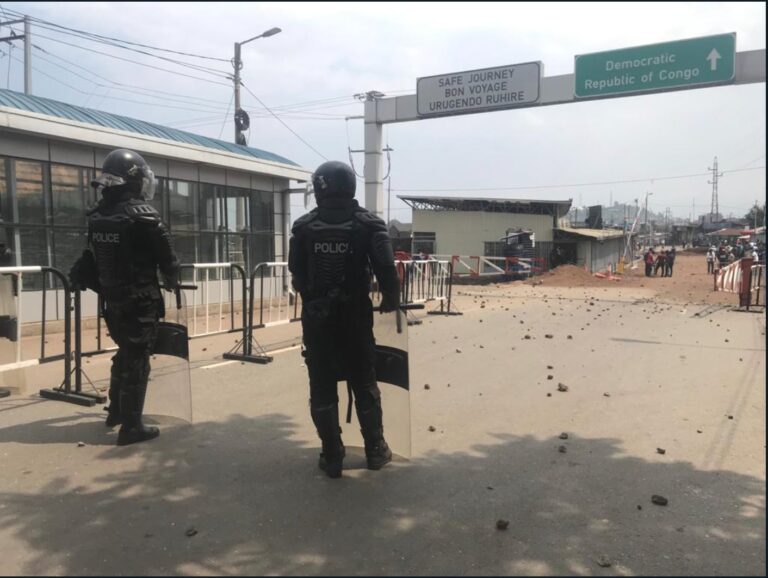 Rubavu: Nyuma yo gukusanya amabuye y’Abanyekongo ubuzima bwakomeje