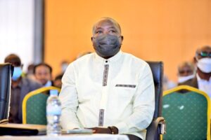 Kigali: Minisitiri Gatabazi yavuganiye abasiragira ku byangombwa byo kubaka