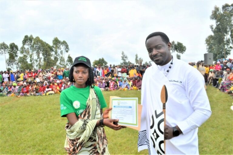 Gicumbi: Intore 996 zasoje urugerero zasabwe gukomeza gukemura ibibazo by’abaturage