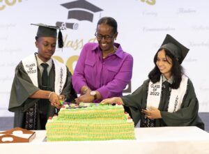 Jeannette Kagame yasabye abarangije muri Green Hills Academy kuba ingirakamaro