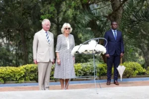 Prince Charles yashenguwe n’ibyo yabonye mu nzibutso za Jenoside mu Rwanda