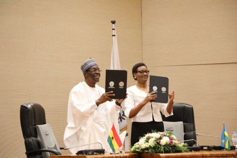 Inteko Ishinga Amategeko y’u Rwanda n’iya Ghana zasinyanye amasezerano