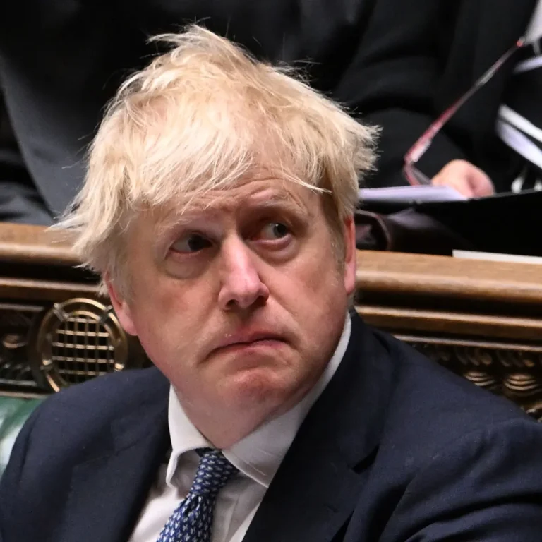 UK: Boris Johnson yeguye, azavaho habonetse umusimbura