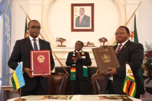 U Rwanda na Zimbabwe bimaze gusinyana amasezerano 22