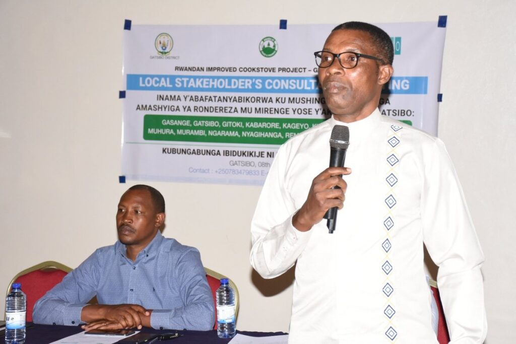Gatsibo: Amashyiga arondereza ibicanwa 70,000 azafasha kubungabunga ibidukikije