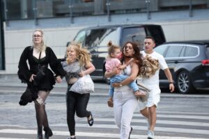Denmark: Umusore witwaje intwaro yiraye mu isoko yica batatu