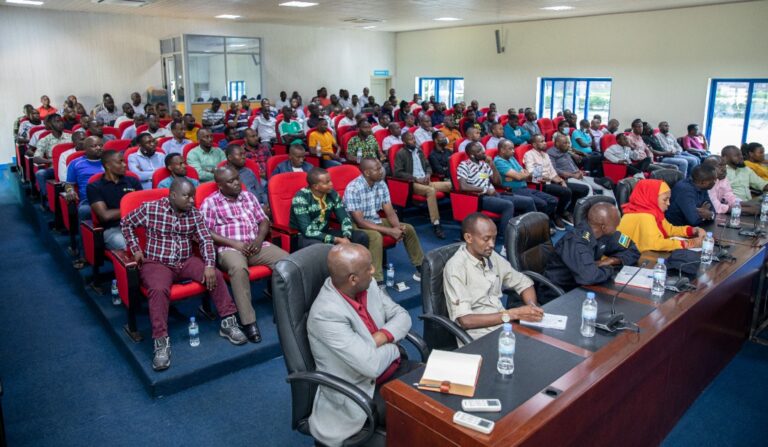 Kigali: Abacuruza ibikoresho by’ikoranabuhanga byakoreshejwe bihanangirijwe