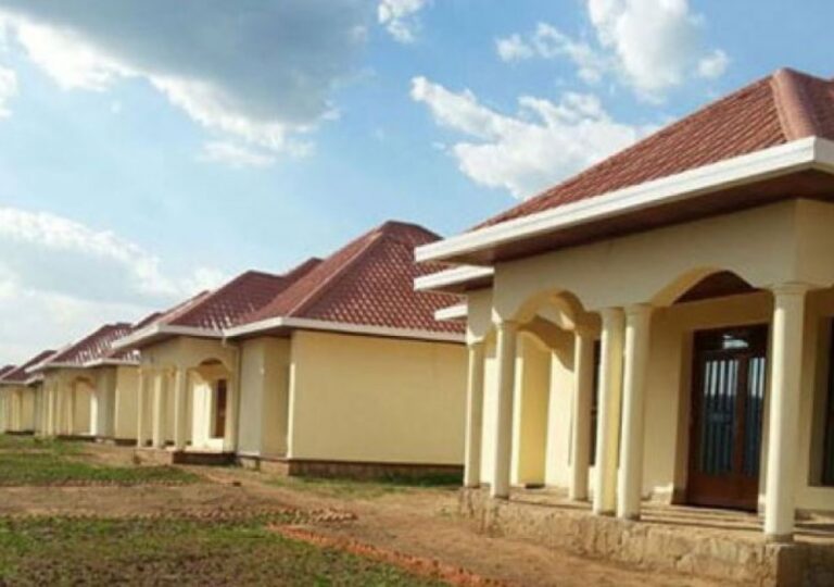Inzu ziciriritse zikenewe na benshi mu Rwanda ziracyari nke