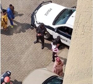 Kigali: Umwana yasizwe mu modoka atabarwa yatangiye kurerembura