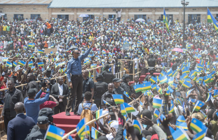 Ruhango: Perezida Kagame yiyemeje kwishyura umwenda afitiye abaturage