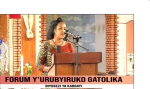 Minisitiri Mbabazi yasabye urubyiruko kwirinda imyambarire y’urukozasoni