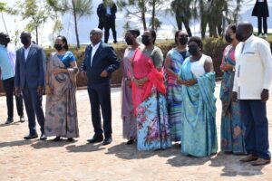 Guverinoma y’u Rwanda yatanze inka 8 ku munsi w’Umuganura
